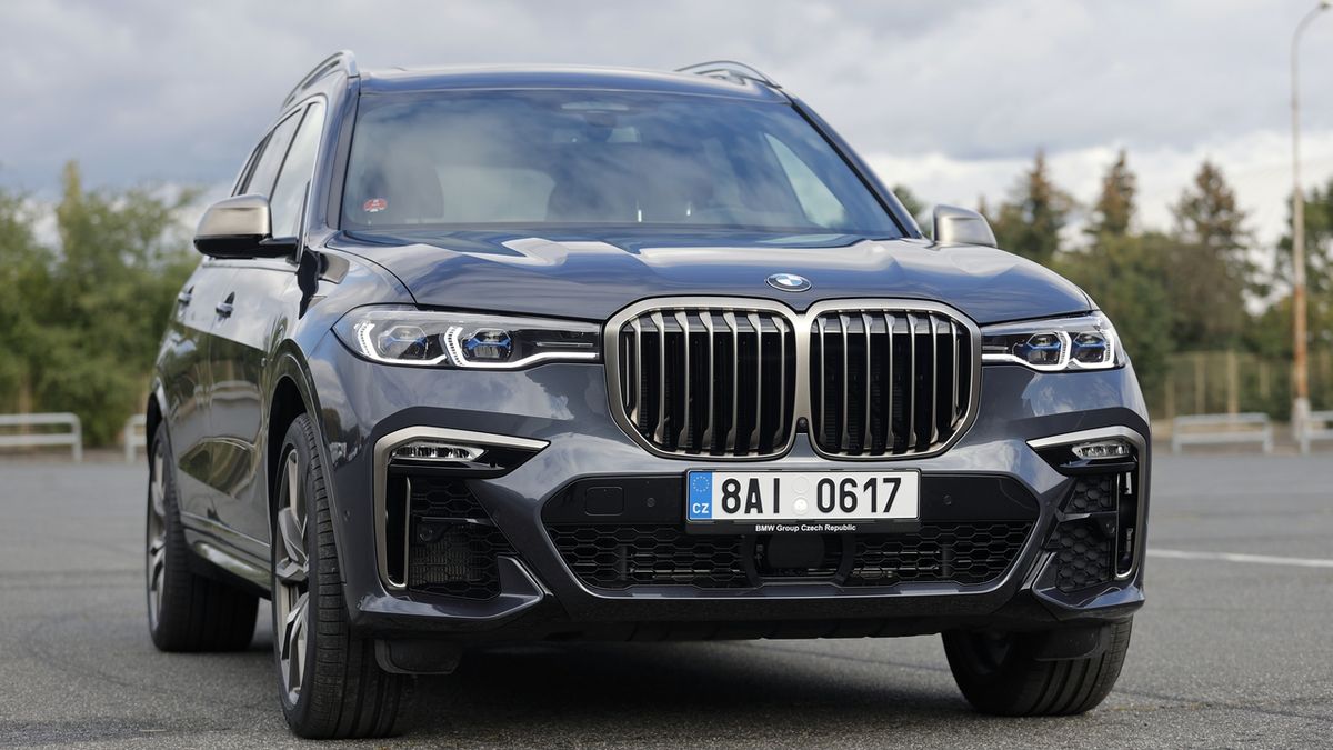 Test BMW X7 M50i: Američan s bavorským pasem